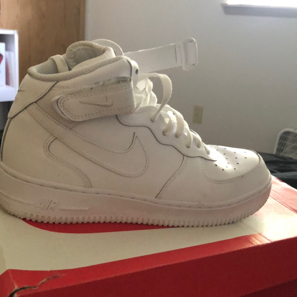 White AF1's